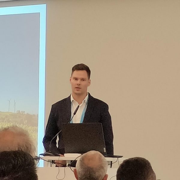 signal-2025-09-23-160320_002